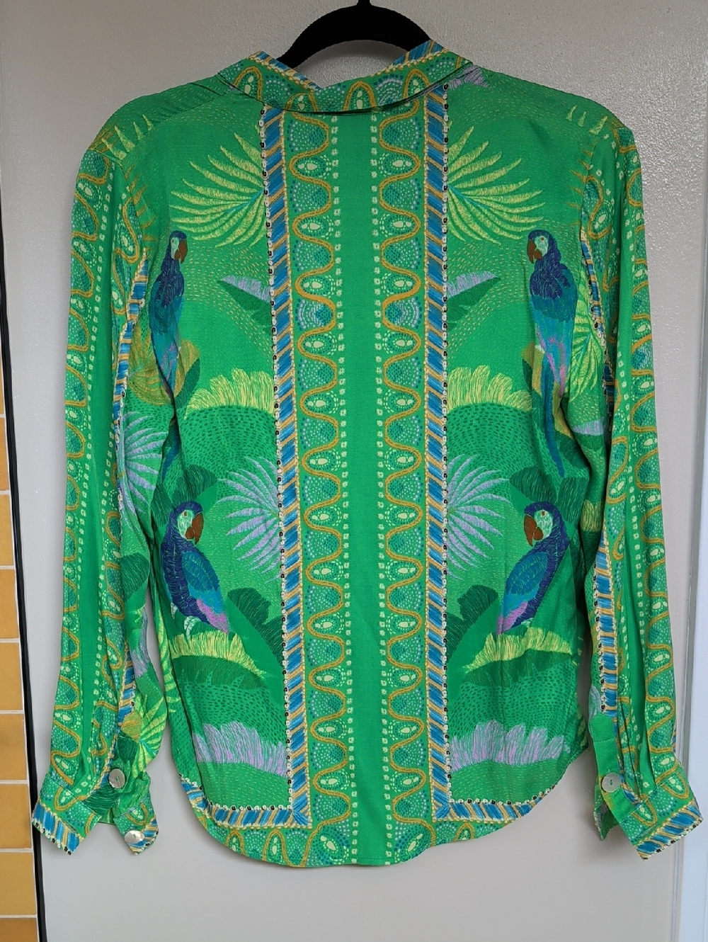 Farm Rio - Green Macaw Viscose Shirt - Size Women's US XS - Picture 9 of 9